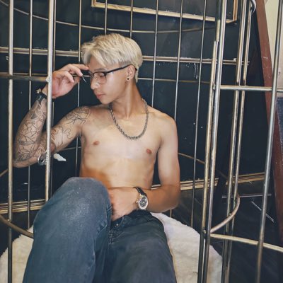 #NewProfilePic (新個人資料照片)