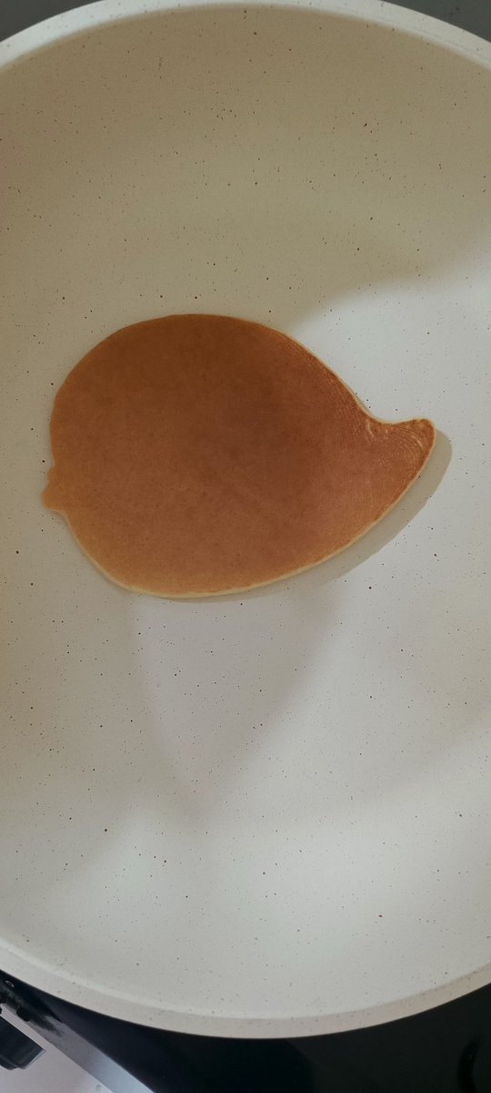 sarapan pertama, pancake bentuk twitter 😥☝🏻
