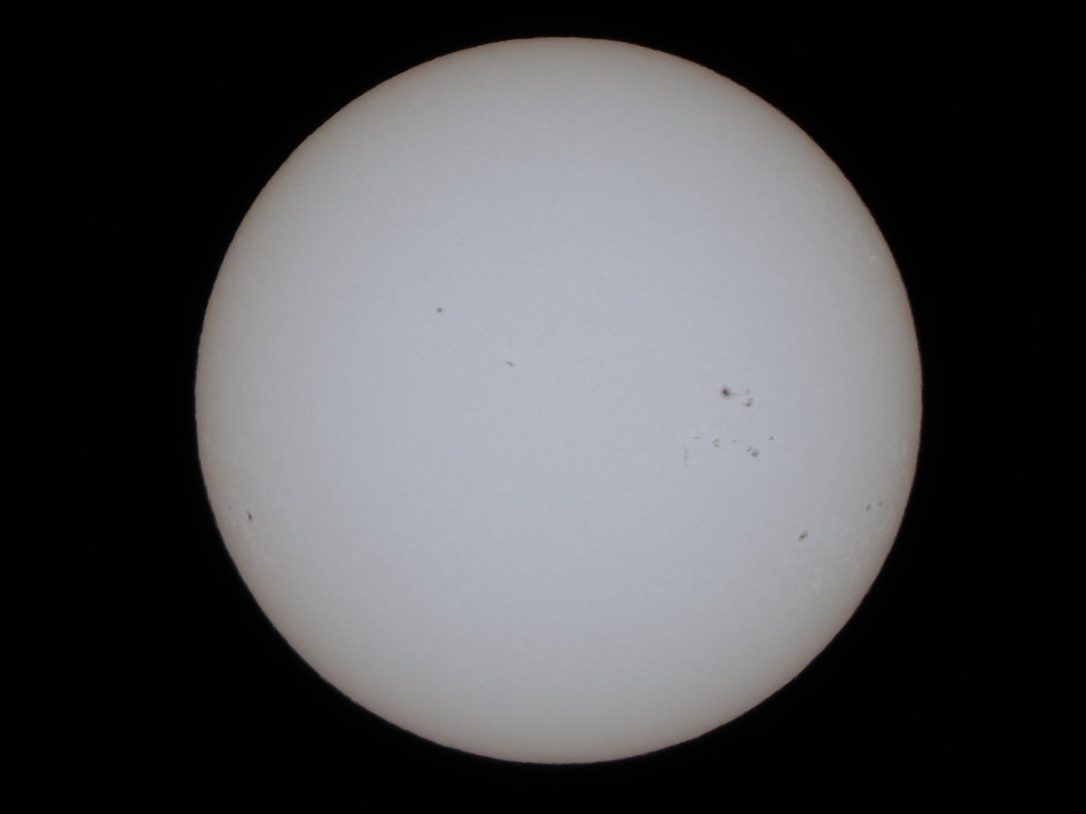 embeddedark's tweet photo. #イマ太陽  #イマソラ #mysky #OMSYSTEM #OM1 #MZD #ED #100400mmF5063IS #400mm #マルミ #ND100000 #減光 #ISO80 #f7てん1 #1000分の1秒 #静音モード #手持ち #手ぶれ補正ON #JPEG撮って出し #トリミング https://t.co/9DTYPtp0zs