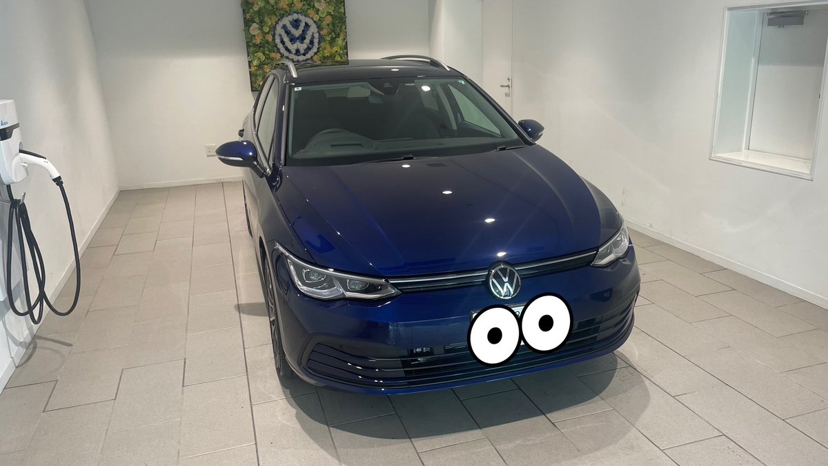 masa_daichu's tweet photo. 新車来た〜!!!
ブルーめっちゃカッコいい!!🟦
さあ乗り回すぞ〜!!
#Volkswagen
#golfvariant https://t.co/8e4740mKYi