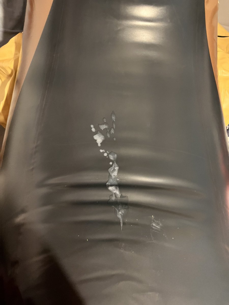 DirtyFlops12's tweet photo. This is what happens when I’m teased by inflatables all day btw. https://t.co/6mFRejCM6P