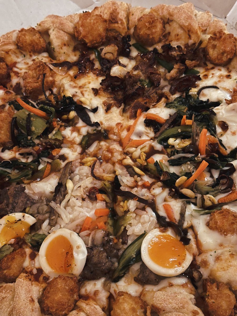 나도 어제 먹어봤는데 당장 볶음고추장 가져와야 할 것 같은 맛 이었다 맛 자체는 좀 연해서 물리는 느낌도 덜 하고.