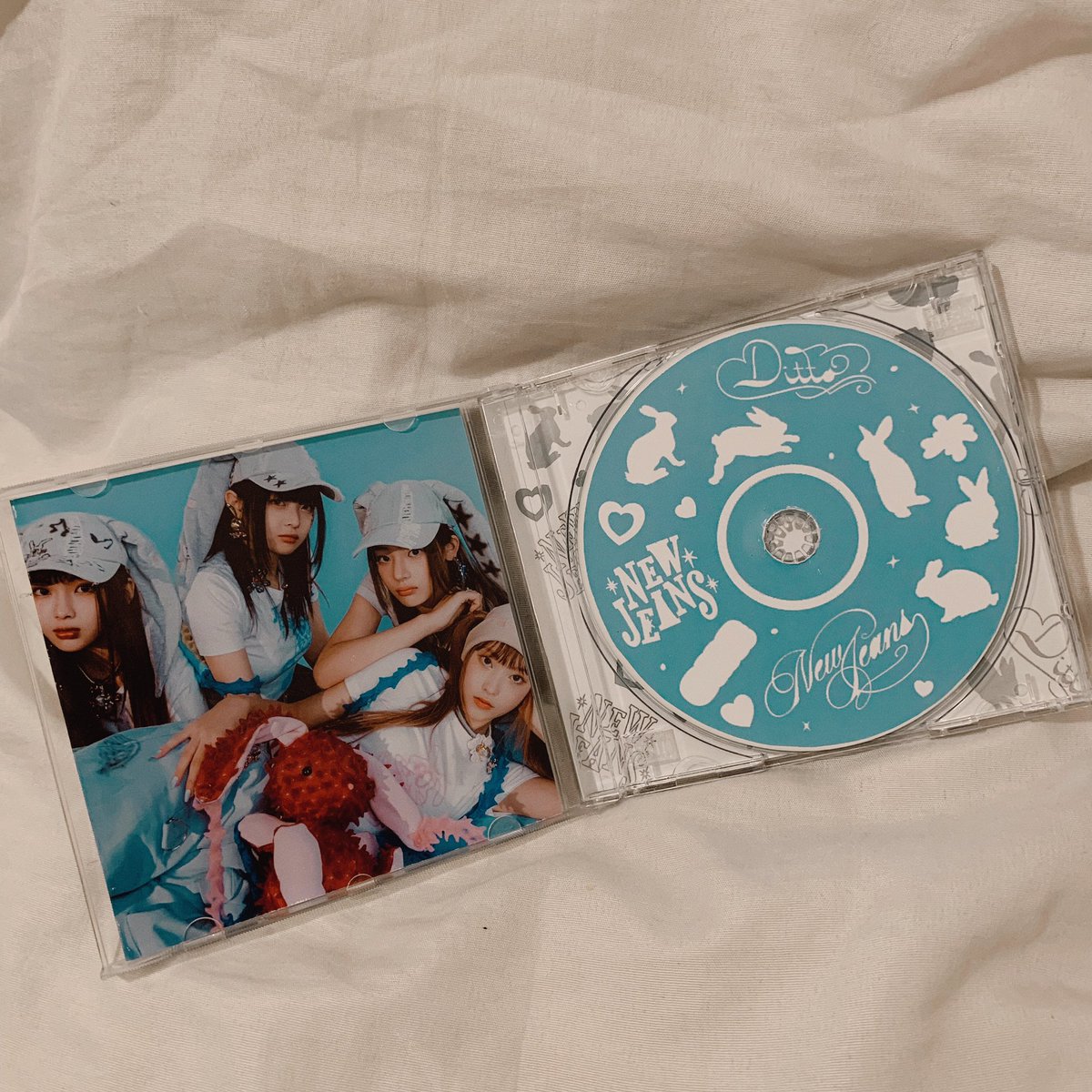 PlimioStore's tweet image. ✨ Fazemos CDs personalizados! ✨

Além dos CDs já disponíveis em nossa loja, também aceitamos pedidos de CDs personalizado de qualquer artista, banda ou grupo. Até mesmo CDs para presentes. Basta entrar em contato por DM e fazer o seu pedido. 🤍🫶🏼

Preço acessível! 🤍