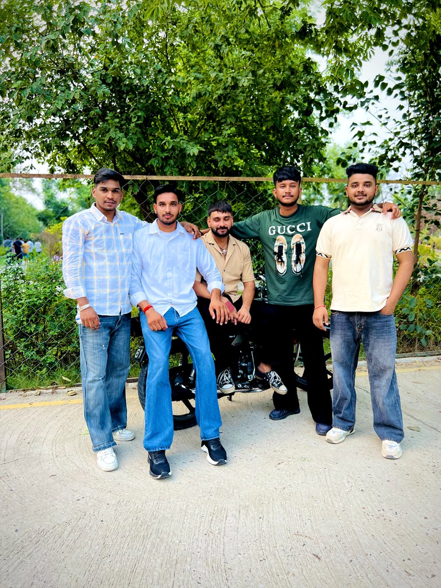 VikasP0talia's tweet photo. भाई
#bhai #Bhaijaan #brothar https://t.co/pbWOAoFHav