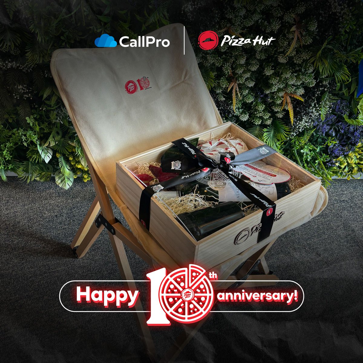 Дэлхийн 100 гаруй улсад үйл ажиллагаагаа явуулж буй Pizza Hut Монголд анхны салбараа нээсний 10 жилийн ой тохиож байна.

Pizza Hut-ийн хамт олонд ойн баярын мэнд дэвшүүлье. Биднийг сонгон хамтран ажилладаг та бүхэндээ баярлалаа.