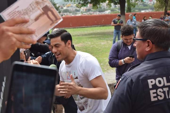 Pueblalike's tweet photo. Hace 6 años @_CarlosRivera grababa en #Tlaxcala "Regresame mi corazón" #TBT 👏🏻 #Riveristas https://t.co/S1jy9ghkVW