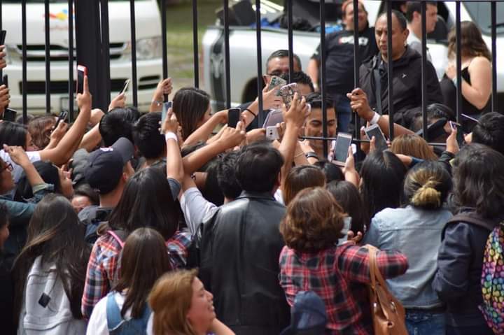 Pueblalike's tweet photo. Hace 6 años @_CarlosRivera grababa en #Tlaxcala "Regresame mi corazón" #TBT 👏🏻 #Riveristas https://t.co/S1jy9ghkVW