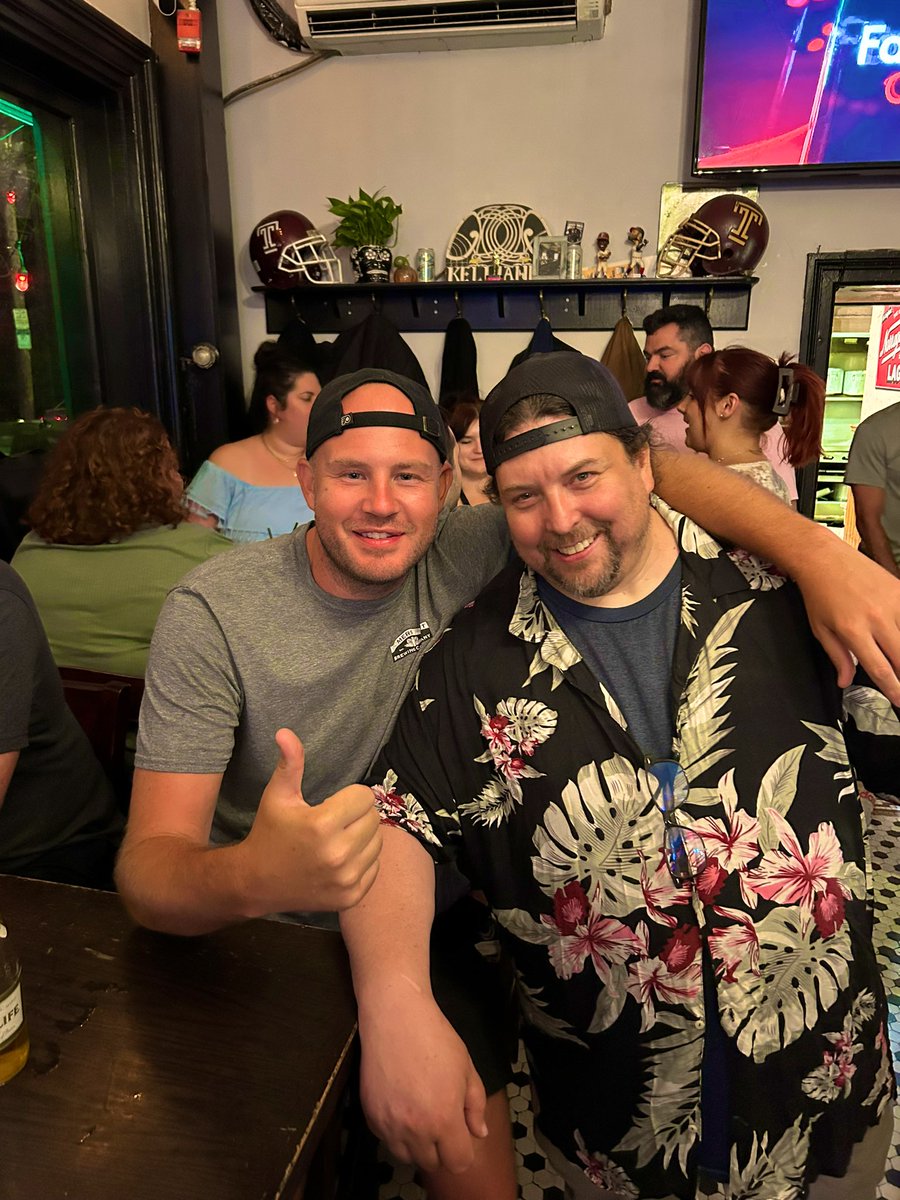 HamersVacation's tweet photo. Is Damon on vacation? https://t.co/NZnsf3VRvx