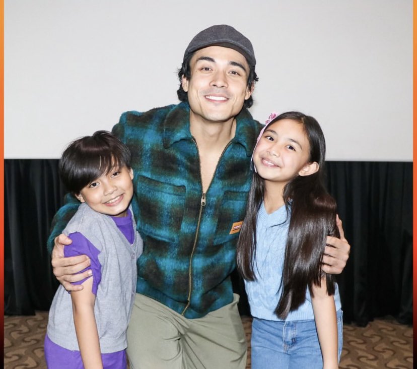 KnightsXian's tweet photo. Thank you @FangirlingIsFun and Solid Xian Fangroups 😍🫶🏻👏🏻 #blockscreening #movie #KumanThong #DirekXianLim #althea #emman https://t.co/8mtNuBvFMI