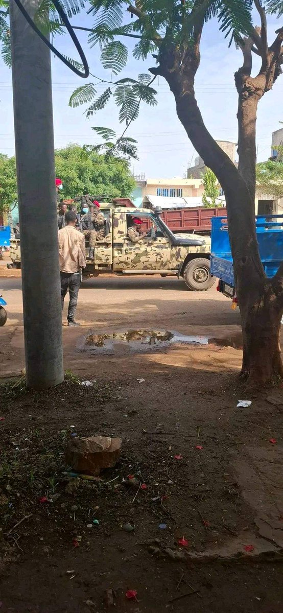 welduytbarek's tweet photo. @AbiyAhmedAli @hrw @UN @MikeHammerUSA @_AfricanUnion @UNOCHA @UN_HRC @UNGeneva @POTUS @eu_eeas 8/
One returnee, who spent the last three years in an IDP shelter, spoke to Addis Standard on condition of anonymity. He described a mix of emotions, saying he was both happy to be home and apprehensive about his safety.
#EnsureSafetyOfReturnes
@UN @MikeHammerUSA @hrw https://t.co/kR6YTSyLwP