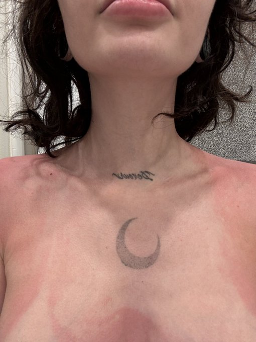 Went on a boat for the first time since i was a kid and fell asleep drinking a beer to wake up to being