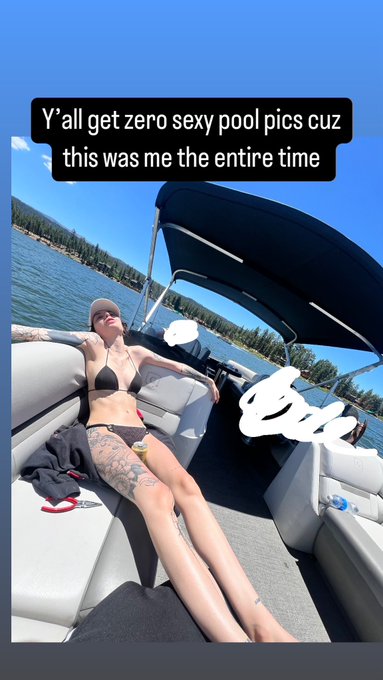 Went on a boat for the first time since i was a kid and fell asleep drinking a beer to wake up to being