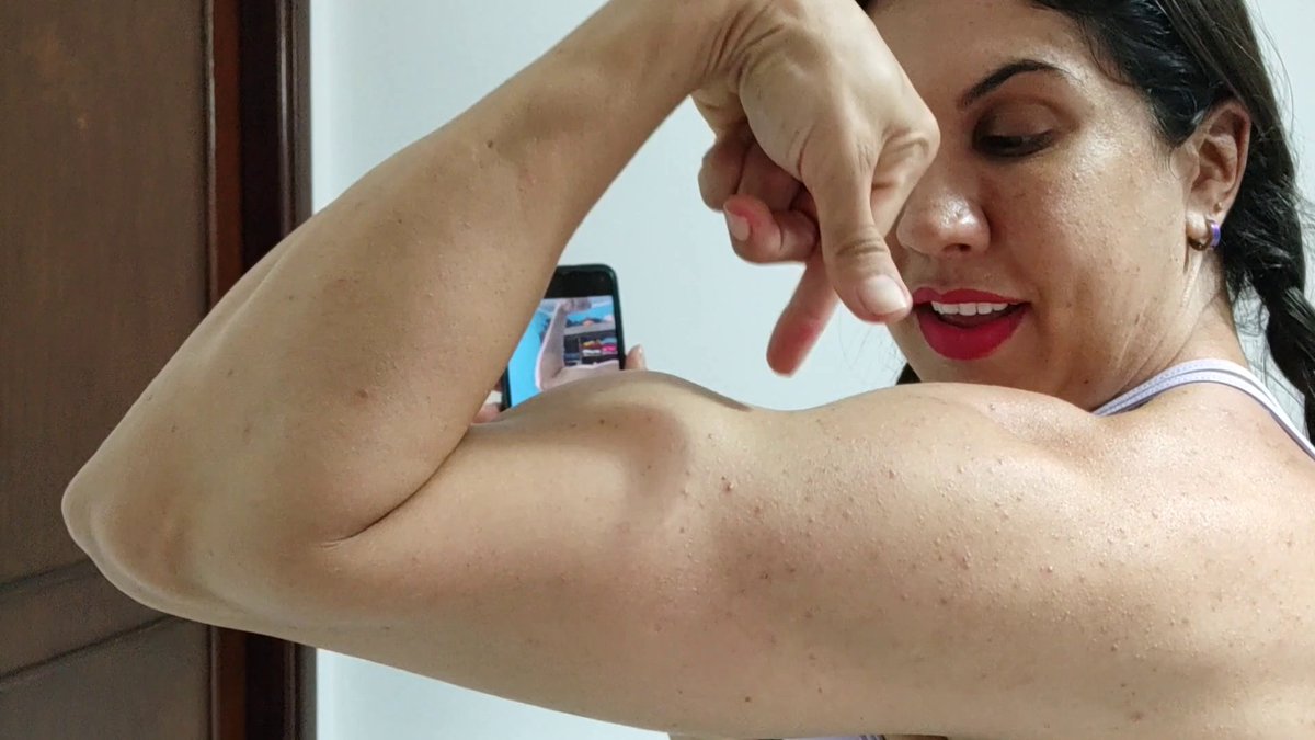 Muscular_goddess16 tweet media