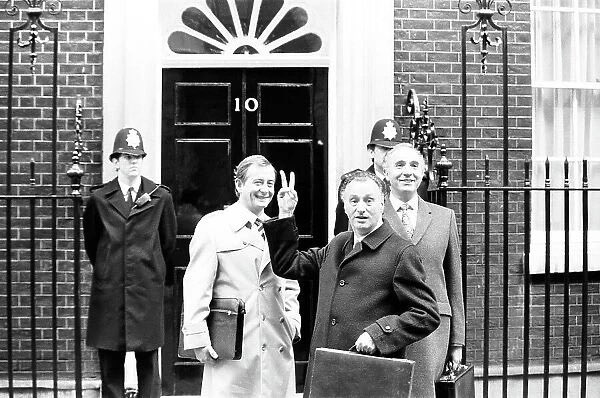 CultOfBritCom's tweet photo. #GeneralElection2024 #YesPrimeMinister #DowningStreet
#HackersDen #PaulEddington #DerekFowlds #NigelHawthorne
#JimHacker #BernardWoolley #SirHumphreyAppleby https://t.co/2zUZfD11Sv