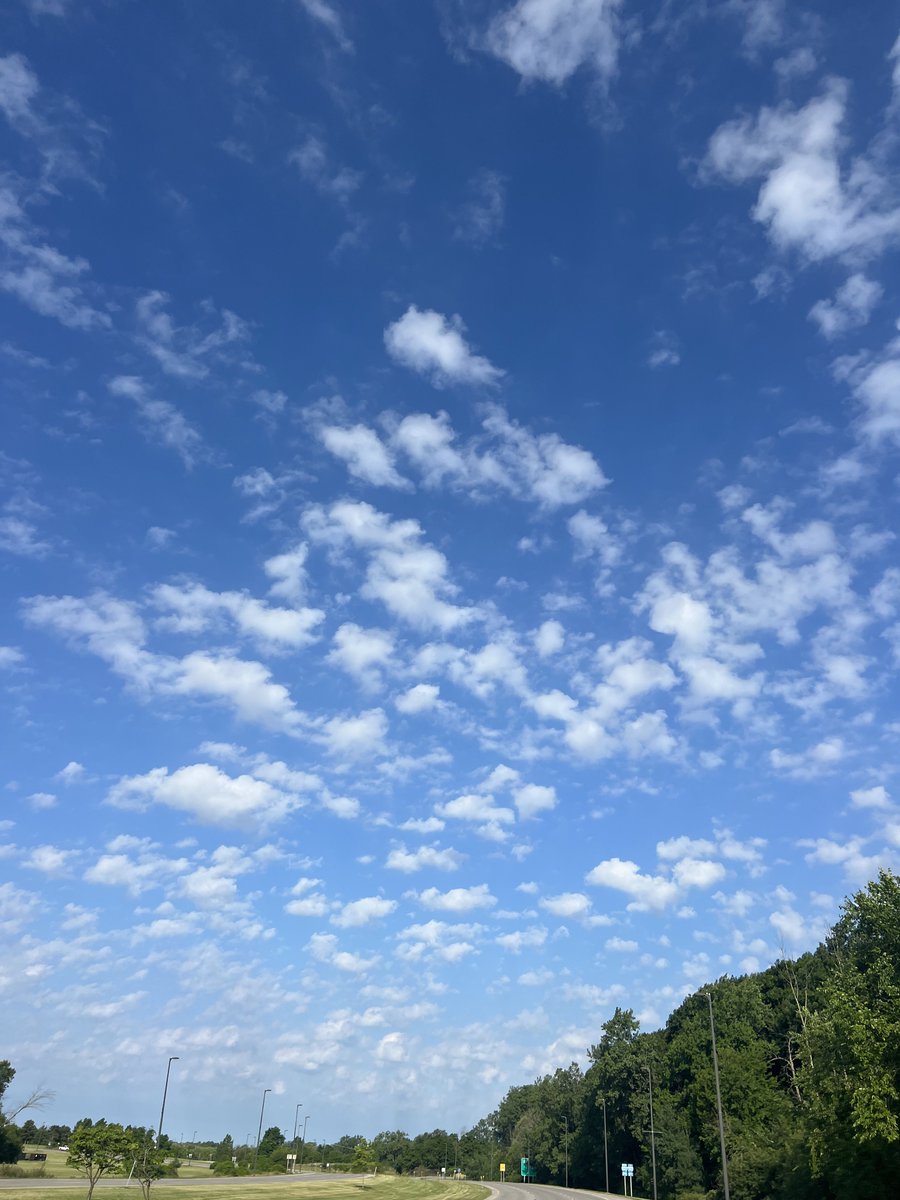 716babe's tweet image. Cool skies #July3rd