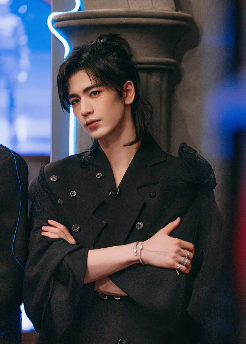 linghearchive's tweet photo. 📸 240704 Zhang Linghe Studio Weibo Update #张凌赫 #ZHANGLINGHE https://t.co/5qDRSYwAUP