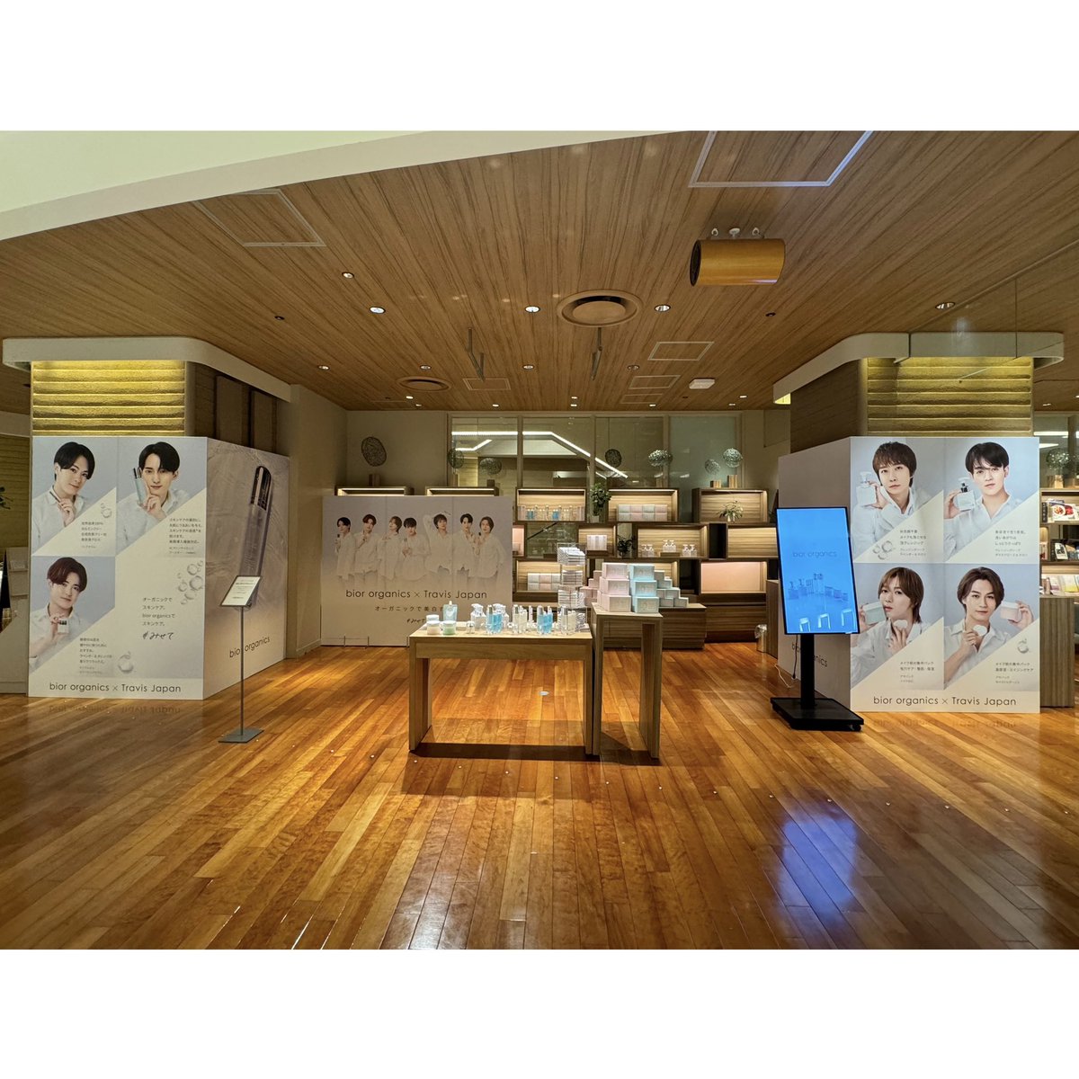 bior organics のブランドアンバサダーに就任したTravis Japanさんが