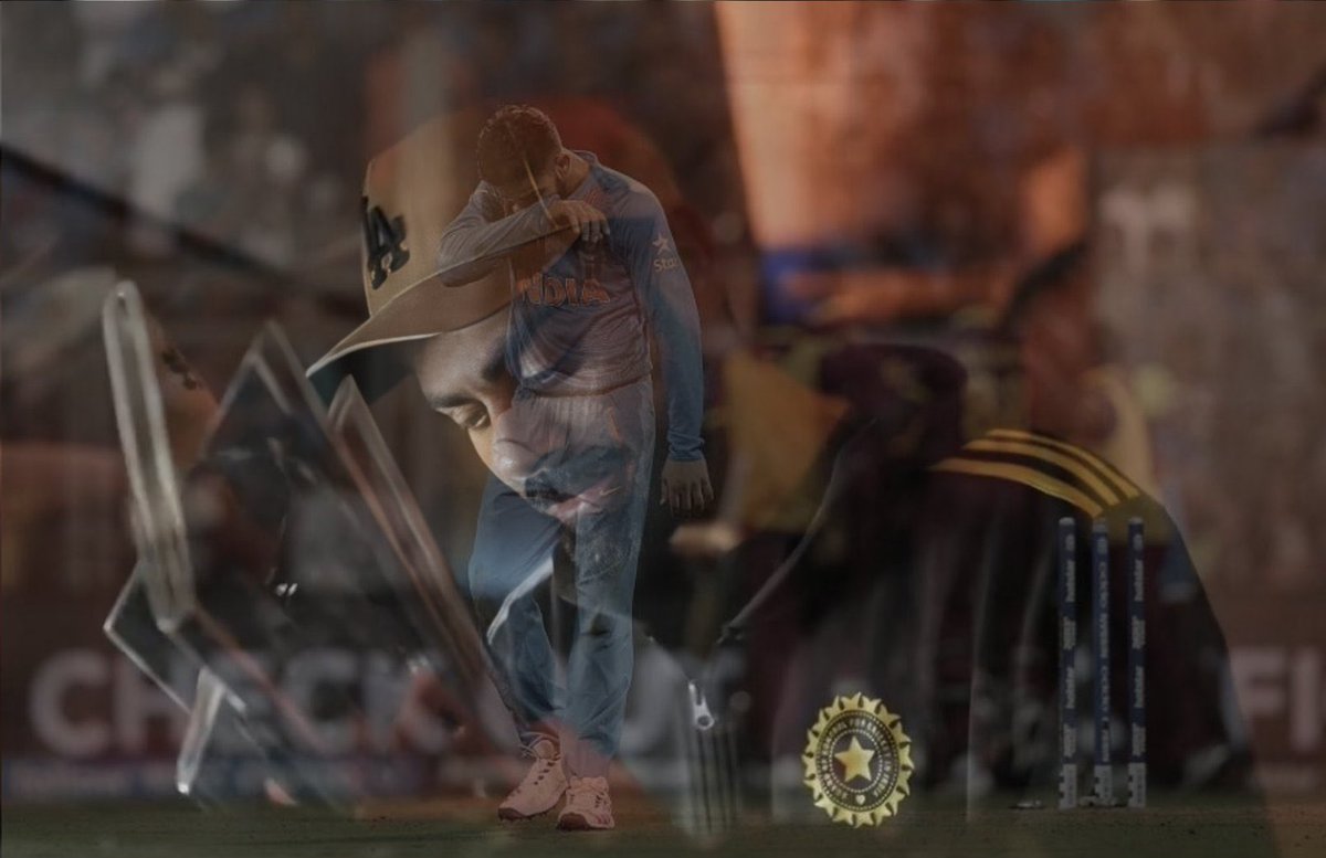 After years of heartbreaks, Virat Kohli closely looking at the World Cup trophy. 🥹❤️