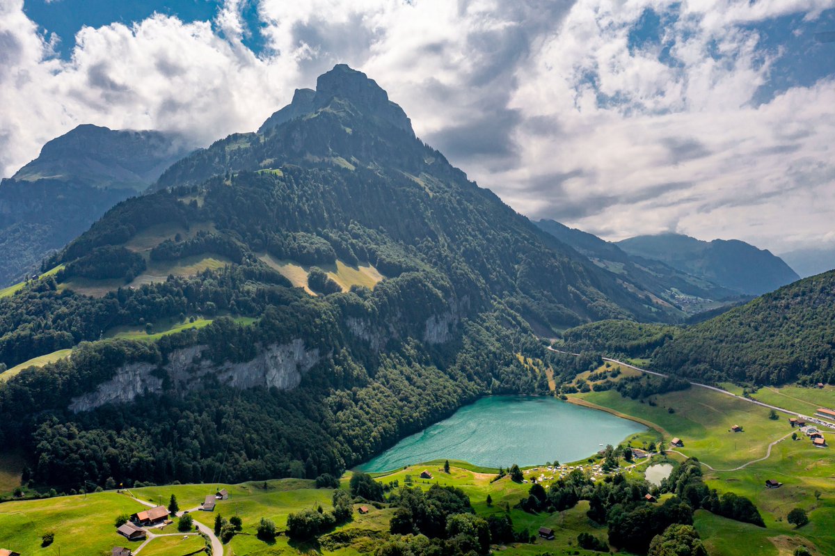 swiss_agency's tweet image. Where do you prefer to spend your holidays: in nature or in the city?

#SwissAlpine ♡🇨🇭