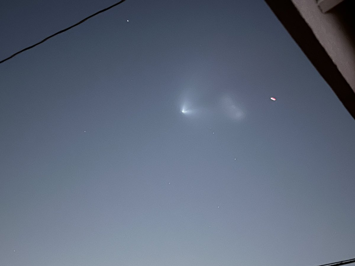 CaliKatBird's tweet photo. Injured knee kept me inside & iPhone wasn’t cooperating, but here’s the @fireflyspace rocket launch from my bedroom window. #FireflyAlpha #nasaspaceflight #vandenberg https://t.co/13Ax7EcLnZ