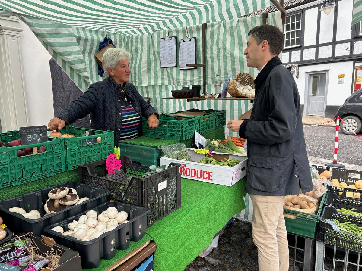 AdrianRamsay's tweet image. Lots of support from chatting with the people and independent businesses of #Harleston yesterday 🙏

“We urgently need investment in our market towns like #Diss, #Eye, #Bungay, #Harleston and #Halesworth, hurt by years of neglect by central Government. An MP that cares, like