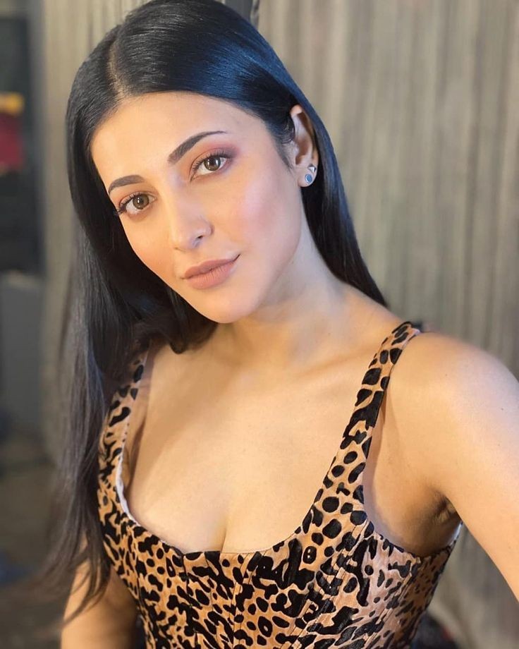 Sanvi6845148's tweet photo. If you get a chance, with whom would you like to go on a date??🫠😺 https://t.co/uWJ7DUzyYR