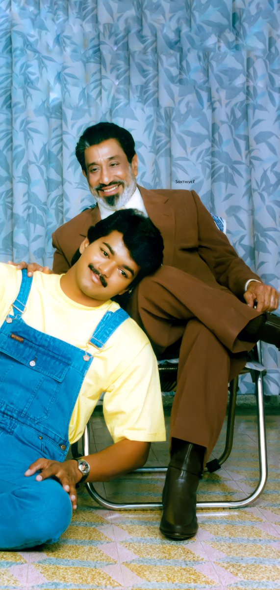 TVKHQ_Thiruvaru's tweet photo. நடிகர் திலகத்துடன் "தளபதி" @actorvijay 𝚗𝚊 இணைந்து நடித்த படம்..💖
#OnceMore..✨️
#27YearsOfOnceMore🎉
#SivajiGanesan #SarojaDevi #ThalapathyVijay #Simran #actorvijay #GOAT #TVKVijay #Ghilli #TVK #vijay #ThalapathyVijay https://t.co/AnjOpglPlU