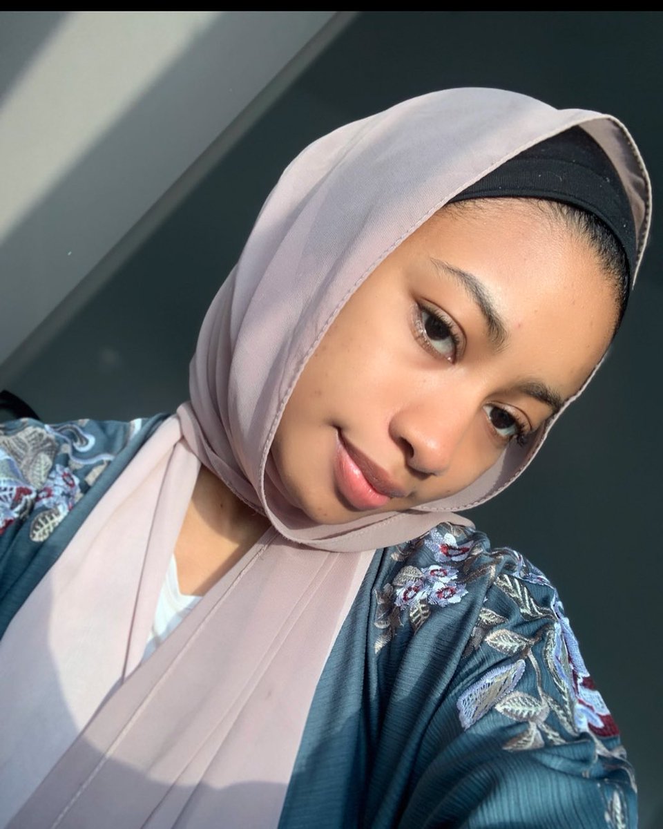 Fanaan_'s tweet photo. I’m 19, Do you love me❤️? https://t.co/aIomz20TOt