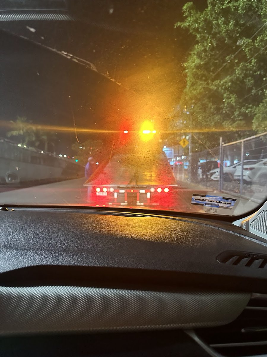 hell_Jess's tweet image. Total que el pobre de mi amigo Matt quedó todo asustado por el servicio de @Hertz @HertzMx y @qualitas_mexico, por los moches al conductor y por tener que ir escondido en un carro remolcado para evitar multas. 

#guadalajara #mexico #jalisco #PuertoVallarta #MexicoMagico