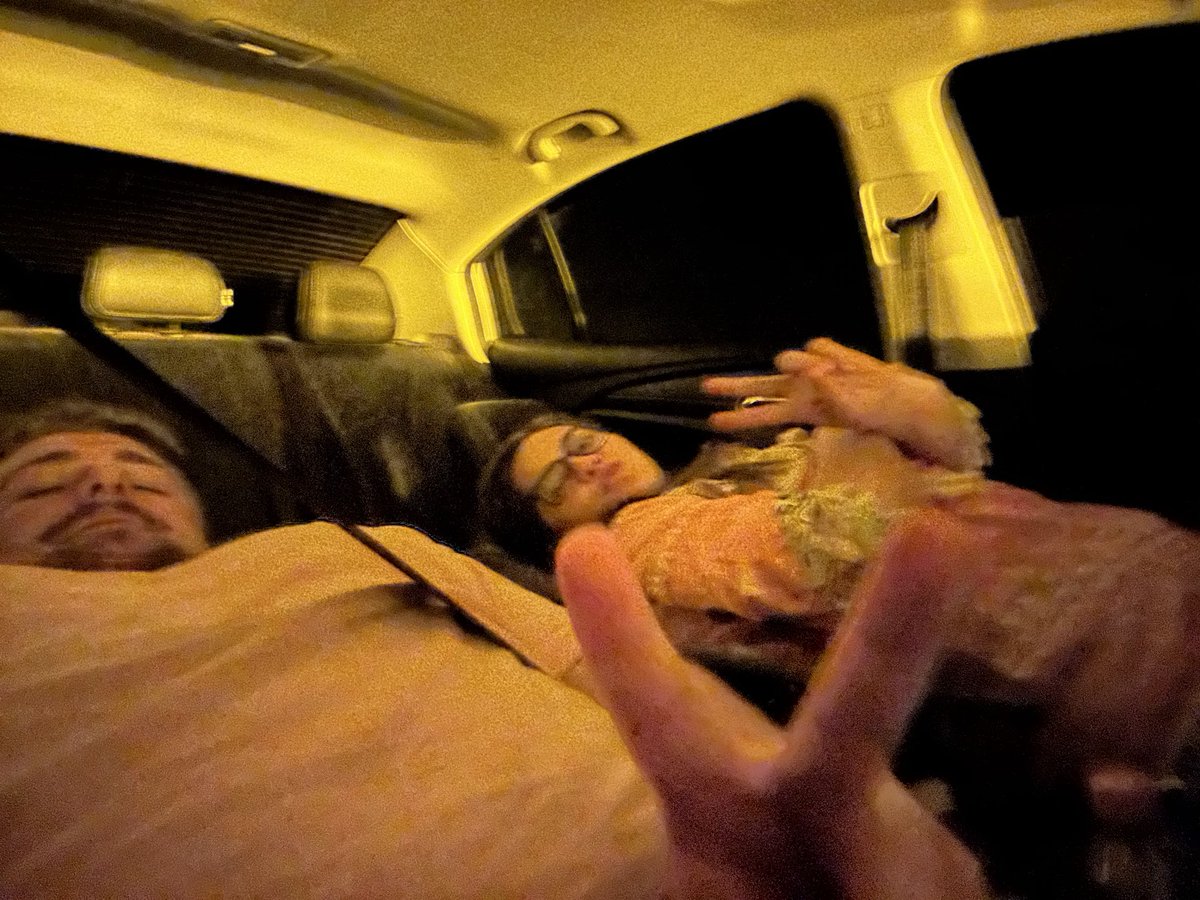 hell_Jess's tweet image. Hasta el día de hoy, no hemos visto el dinero que tuviimos que gastar de vuelta, y cuando se le pregunta a @HertzMx y a @qualitas_mexico nos ignoran o nos tratan mal. Por cierto, el operador de la grúa traía a un menor de edad con él!  @Profeco 

#guadalajara #gld #jalisco #Mex