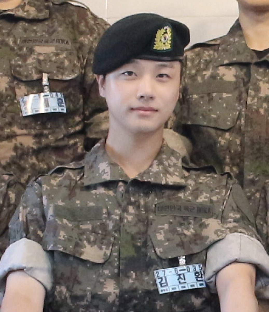 lysmjhwan's tweet photo. 3/6 ikon in military uniform 🫡🪖 https://t.co/64eWfV88eo