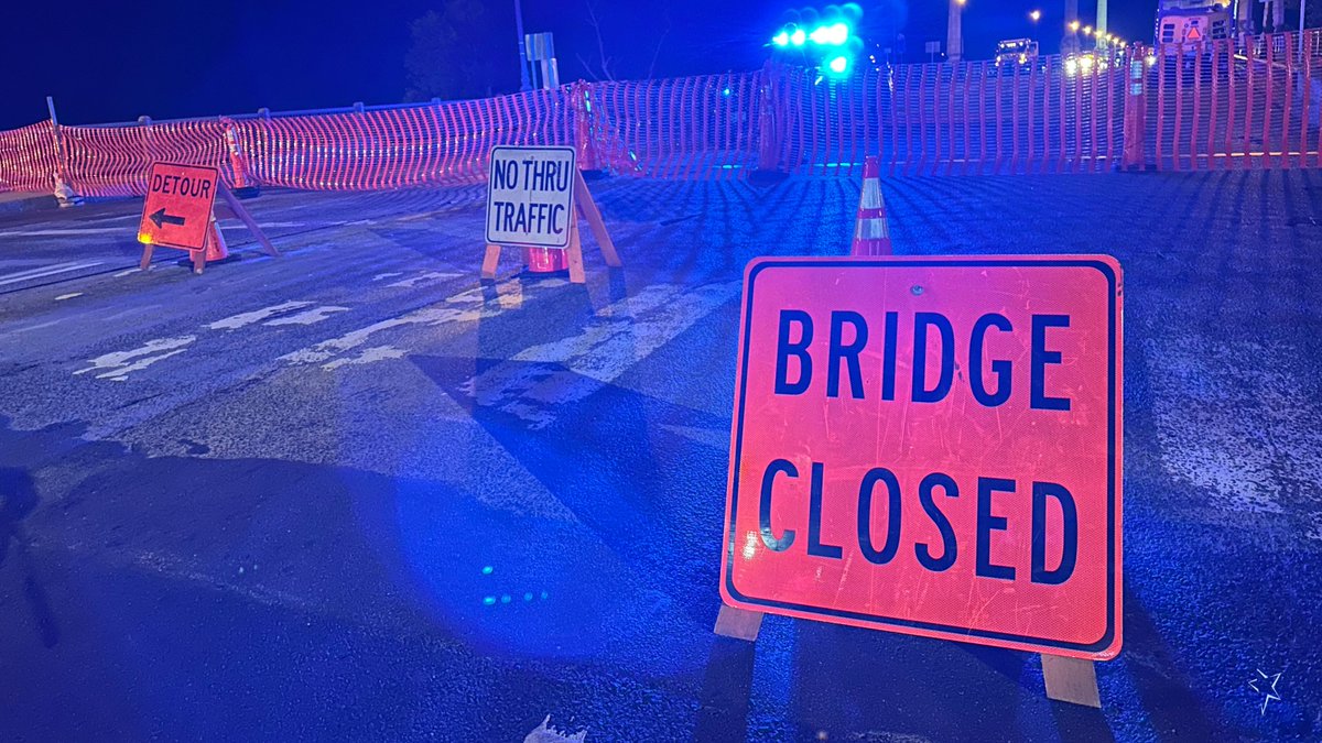 SpiritofSpfld's tweet photo. The Memorial Bridge is closed to all traffic, cars, truck, bikes, and pedestrians until 12am on July 5th.  

Fireworks are at 9:30pm with musical broadcast on @MIX_931

#MemorialBridge
#StarSpangledSpringfield 
#SpringfieldFireworks 
#StarSpangledSpringfield https://t.co/Y5jiACG4le