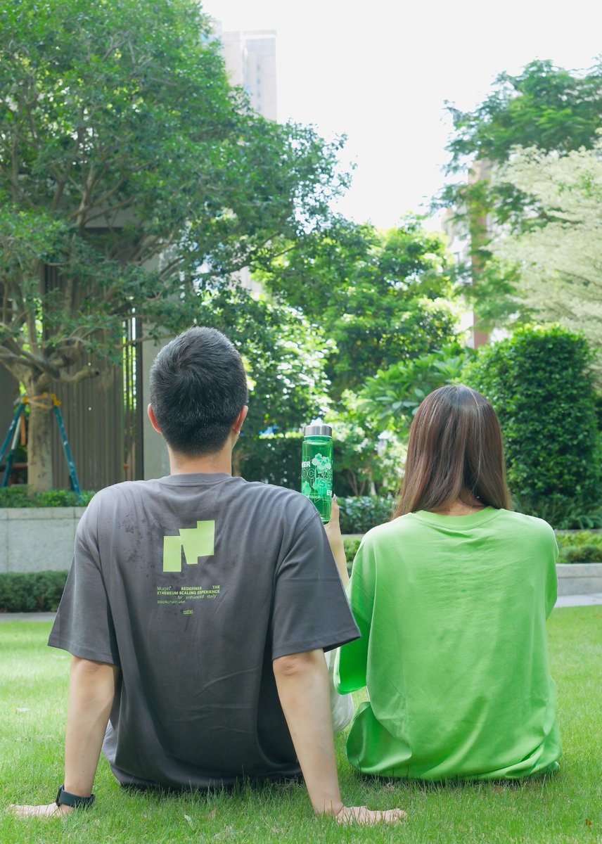 Morph_ZH's tweet image. 💚🐨🌟 夏日正燃，准备好享受世界了吗？Morph 旅行周边套装大放送！

🔥 抽 10 套 #Morph 周边礼盒！参与互动，让快乐加倍～

✅ 点赞、转发，关注 @Morph_ZH &amp;amp; @MorphL2 
✅ 在评论中分享你心目中的旅行必备物，并@ 3位好友

⏰ 72小时限定，赶紧参与吧！