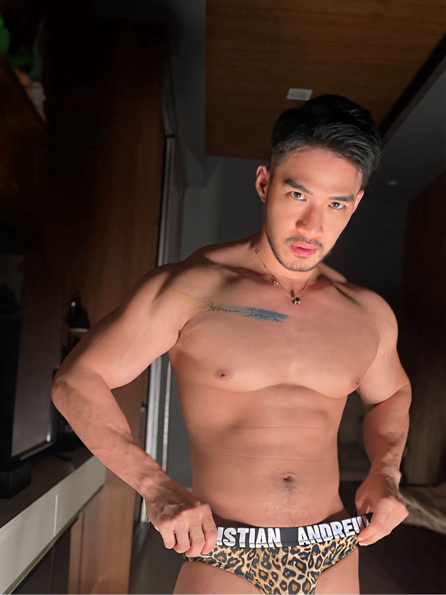 Unless your name is Google, stop acting like you know everything 🍷 
<a href="/andrewchristian/">Andrew Christian</a> <a href="/ACenEspanol/">Andrew Christian Esp</a> 
#andrewchristian #trophyboy #HOMMEPLUS