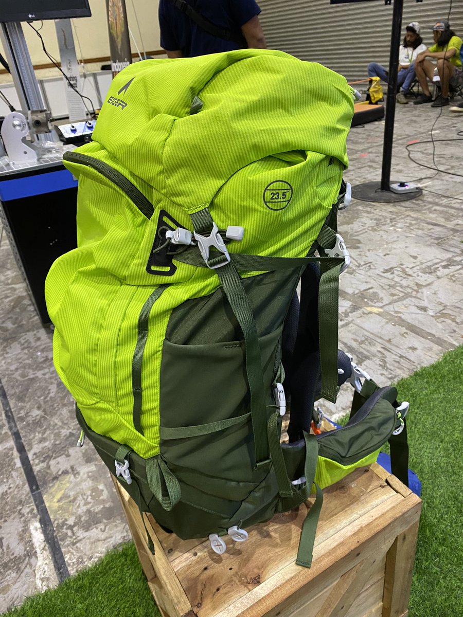 eigeradventure's tweet photo. Diliat dulu sisi depan, kanan, belakang, kiri. Equator Trek 65 cuma ready stock di #Indofest!😎🔥🟢 https://t.co/Ehk77Uv6Xz