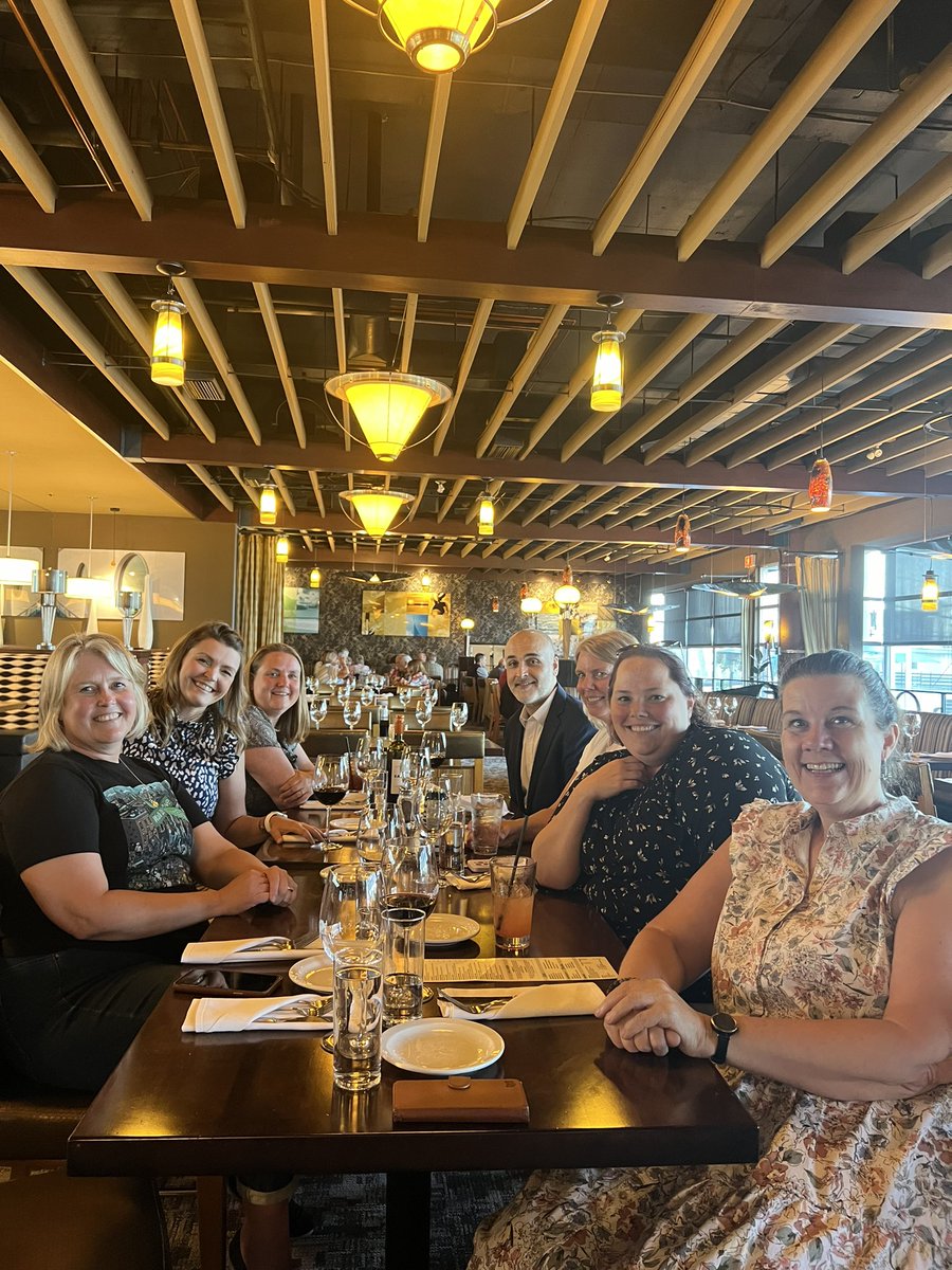 Holly Zurak tweet media