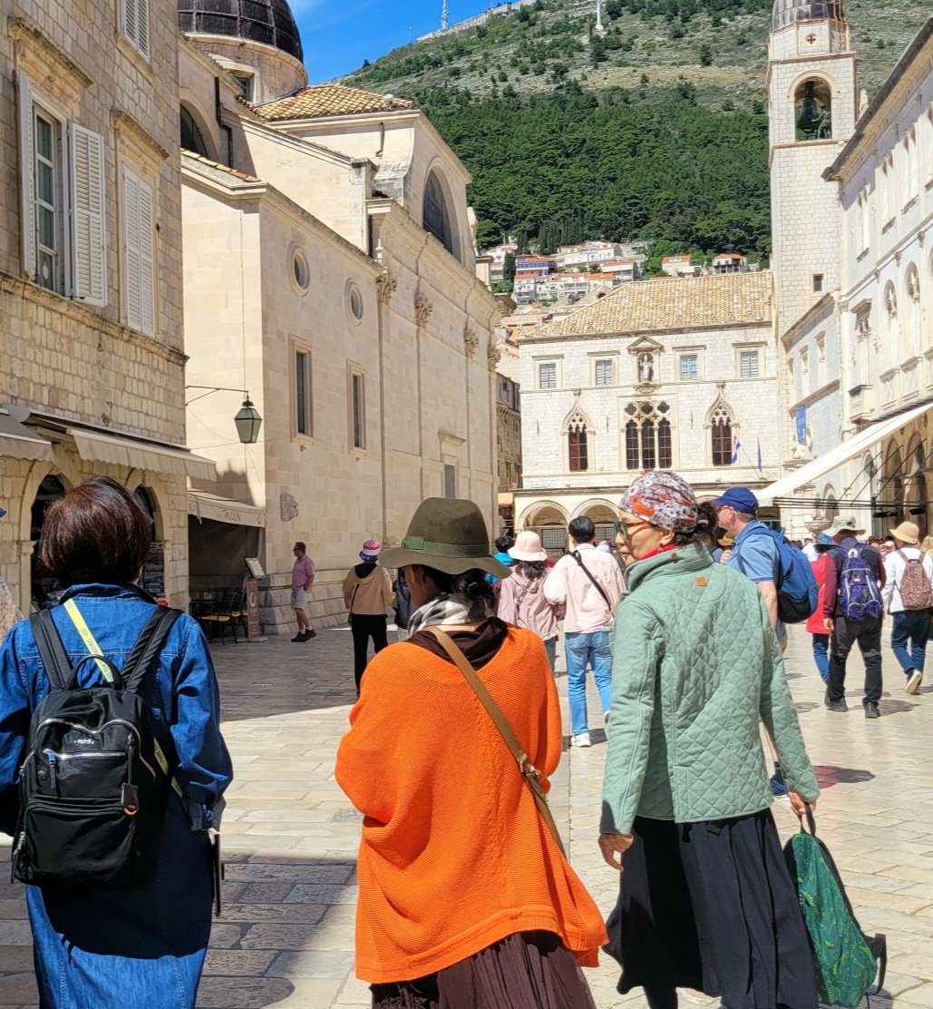 Netflix [더 라스트 레터] 1965년 영국을 배경으로 한 레트로 감성 뿜뿜 나오는 미국 로맨스 영화. "메디슨 카운티의 다리" 같은 감성적인 영화가 보고싶...