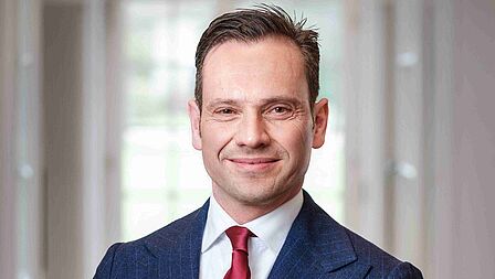Gisteravond heeft de gemeenteraad besloten Sjoerd Potters voor te dragen als nieuwe burgemeester van Helmond. Naar verwachting wordt hij per 6 november benoemd tot burgemeester. #gemeenteHelmond #Helmond #nieuweburgemeester
