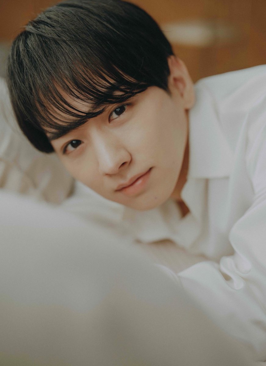 エルオーエル 佐藤友祐 2025カレンダー 直筆サイン入りチェキ エルオーエル 佐藤友祐 2025カレンダー 直筆サイン入りチェキ 佐藤友祐