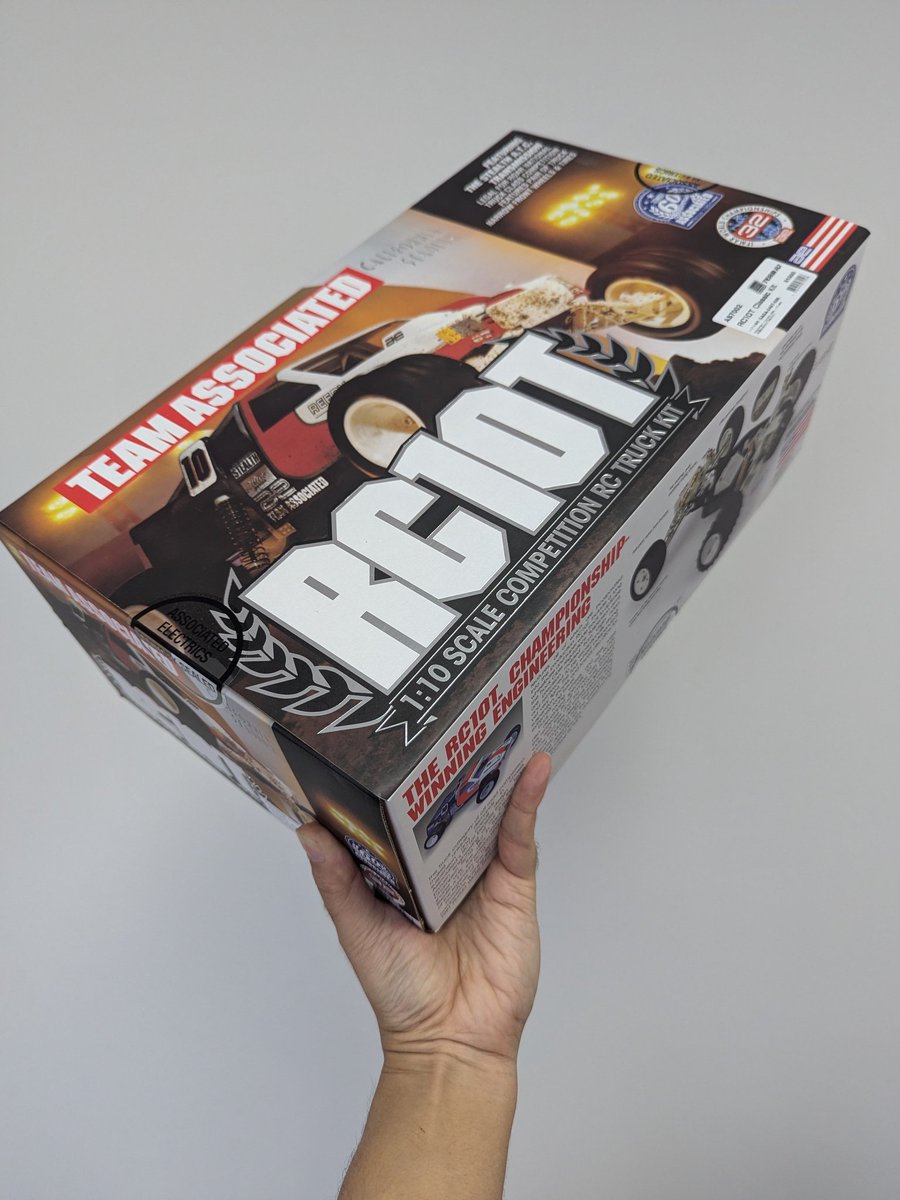 bavarois92's tweet image. 昨日つくパーで混ぜそば食べながら
ポチッとしたヤツが福井県から‥
埼玉県の田舎にお昼には到着っ✨🍮
🟠RADIO GAGAさん
🐈‍⬛ヤマト運輸さん‥あんがとです🙇
どちらも凄いっ🙀💦🏁
#WeAreAE #TeamAssociated ＃RC10T