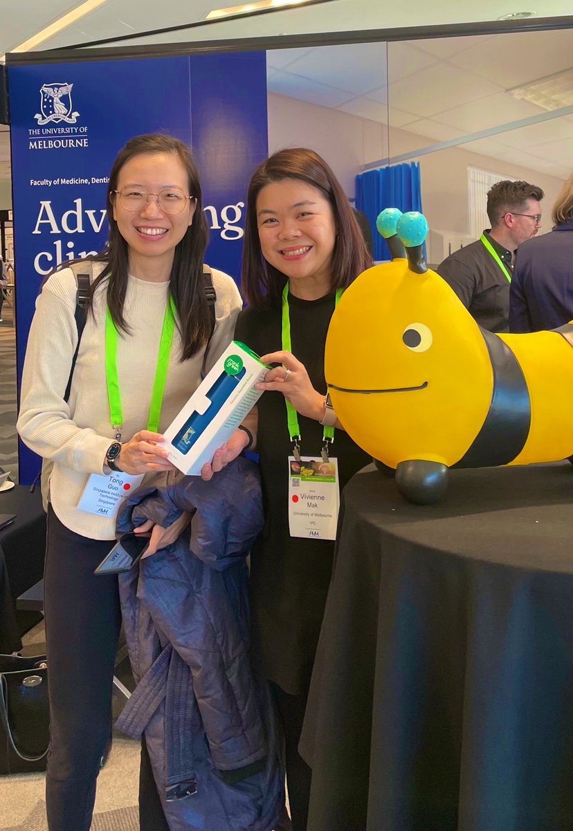 Another happy “bee”! Tong Guo from Singapore Institute of Technology came pretty close to the exact number of bees in our honey jar and also received a <a href="/UniMelb/">University of Melbourne</a> <a href="/_FrankGreen/">frank green</a> water bottle! #BetterTogether #ANZAHPE2024