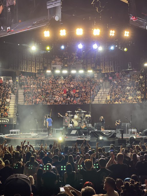 Great seats and great performance by @piercetheveil https://t.co/CuEu7ohL8z<a class="tags" target="_blank" title="On Twitter" href="/?out=eyJ0eXAiOiJKV1QiLCJhbGciOiJIUzUxMiJ9.eyJpYXQiOjE3MjE1NDUzMjEsImlzcyI6InR3cG9ybnN0YXJzLmNvbSIsIm5iZiI6MTcyMTU0NTMyMSwiZXhwIjoxNzUzMDgxMzIxLCJyZWRpcmVjdF91cmwiOiJodHRwczovL3R3aXR0ZXIuY29tL3BpZXJjZXRoZXZlaWwifQ.RhjEWz-mwbsDZ73HvPZtnNvhS7qyWTPrx7wHN0ubuVP70pFw_-MNRKYH6aWIsSFfDQj21jJNJwyGAXBhgZDc8A">@piercetheveil</a><a href="/tag/realloyalfans"class="tags"><span>#realloyalfans</span></a>