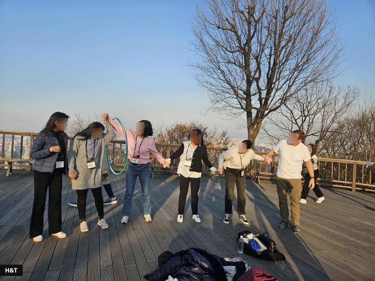 HNTDMC's tweet photo. YPO Chapter Managers' Workshop 2024 on 14th March!🎉 
From Namsan Park and N Seoul Tower, to the Korean dinner, we hope this event fostered networking opportunities for all.
Stay tuned for us!✨
#YPO2024 #Seoul #NSeoulTower #HNT #DMC #HappyandTogether #thebestDMCinKorea https://t.co/hQFb4vTTOj