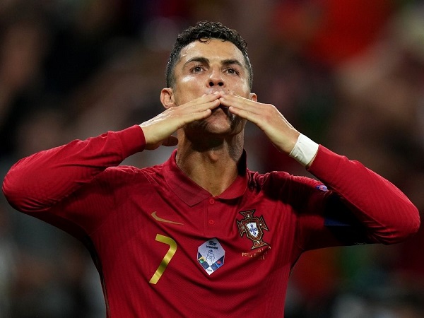 SportsMirchi's tweet photo. France vs Portugal: Mbappe, Ronaldo to meet each other at Euro 2024 Quarterfinal: https://t.co/LNkvgDe3Li

#FRAPOR #Euro2024 #football #Ronaldo #mbappe https://t.co/k6X49wdEHx
