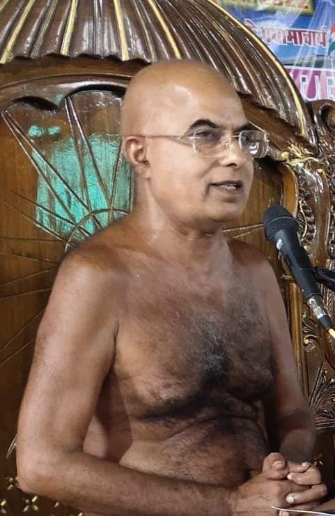 350 से ज्यादा दीक्षा प्रदाता, बुंदेलखंड के प्रथमाचार्य,विशाल संघ के जननायक 
परम पूज्य गणचार्य श्री विरागसागर जी गुरुदेव की समाधी 
आज 4 जुलाई 2024 को प्रातः 3:00 के आसपास जालना (महाराष्ट्र)
शहर के नजदीक देवमूर्ति ग्राम, सिंदखेड़ राजा रोड हुई ।

गुरुवर के चरणो मे नमन