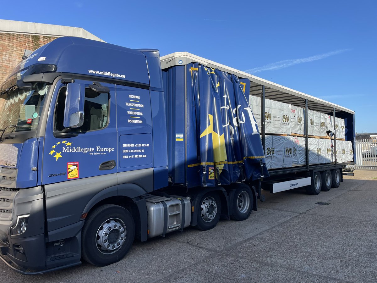 Bit of #morningwood down in Lancing today. Get this tipped and back to the dock for another trailer and make my way to crediton for 6am tip tomorrow.