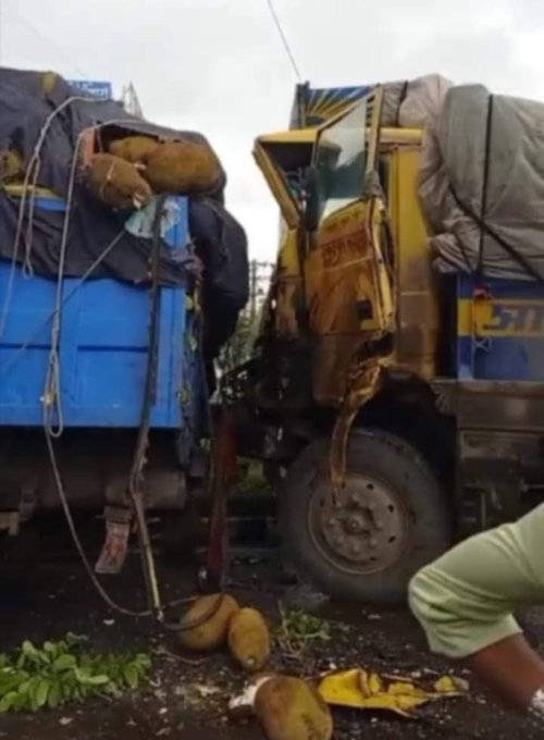 শিবচরে বঙ্গবন্ধু এক্সপ্রেসওয়ের তিনটি ট্রাকের সংঘর্ষে আহত ৪