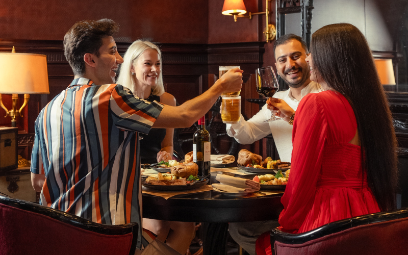 End your weekend with a hearty Sunday Roast at Nelson's! Choose from Roast Beef or Lamb, complete with all the trimmings and three selected beverages. 

 Every Sunday, 5 to 8 pm.

rotana.com/rotanahoteland…

#SundayRoast #BritishCuisine #Dubai