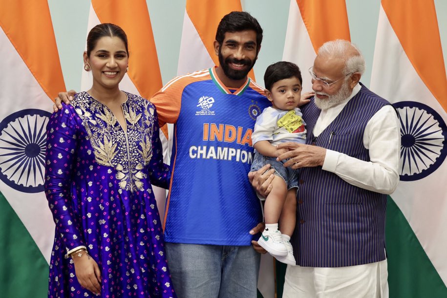 Lost_riya's tweet photo. Oho छोटे बुमराह को तो देखो  कैसे भाव खा रहा है आगे का future
#cutnessoverloaded 
#Bumrah https://t.co/KHIrRWKobJ