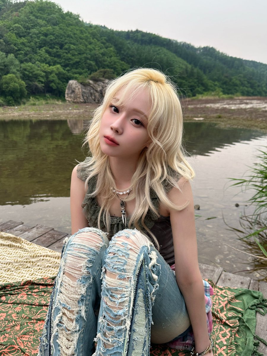 aespa_official's tweet photo. 𝐿𝑖𝑣𝑒 𝑀𝑦 𝐿𝑖𝑓𝑒 ⭐️

📍 https://t.co/NfAFKopcG0

#aespa #æspa #에스파
#WINTER #윈터 
#Armageddon #aespaArmageddon
#Supernova #aespaSupernova
#LiveMyLife #Behind https://t.co/wnsu2umQ8R
